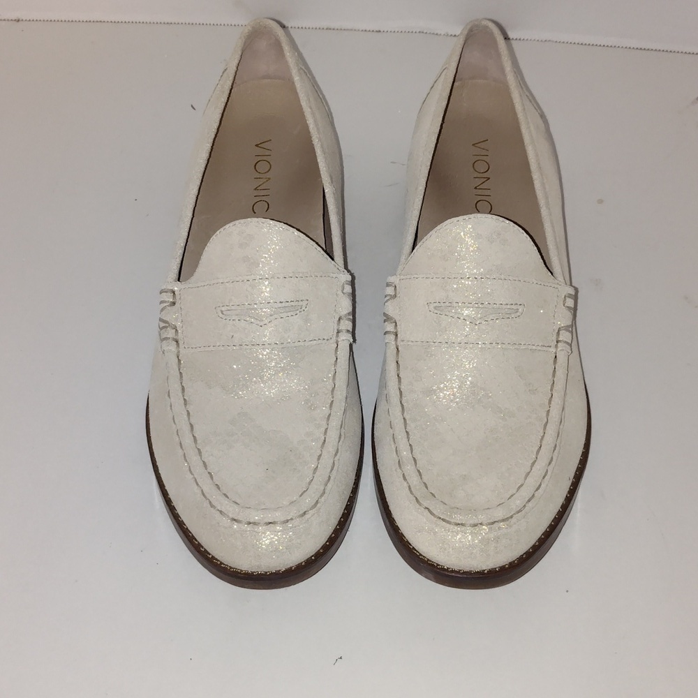 Vionic Waverly Light Gold Loafer Size 8